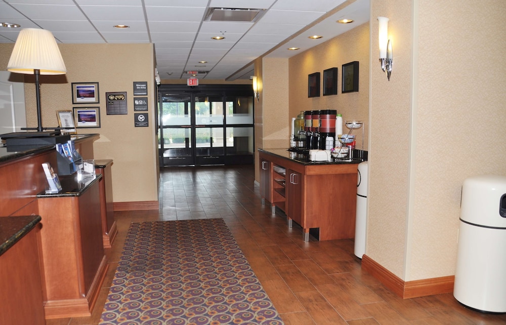 Hampton Inn Macomb - photo 4