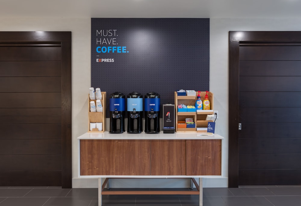 Holiday Inn Express and Suites San Marcos South by IHG - photo 31