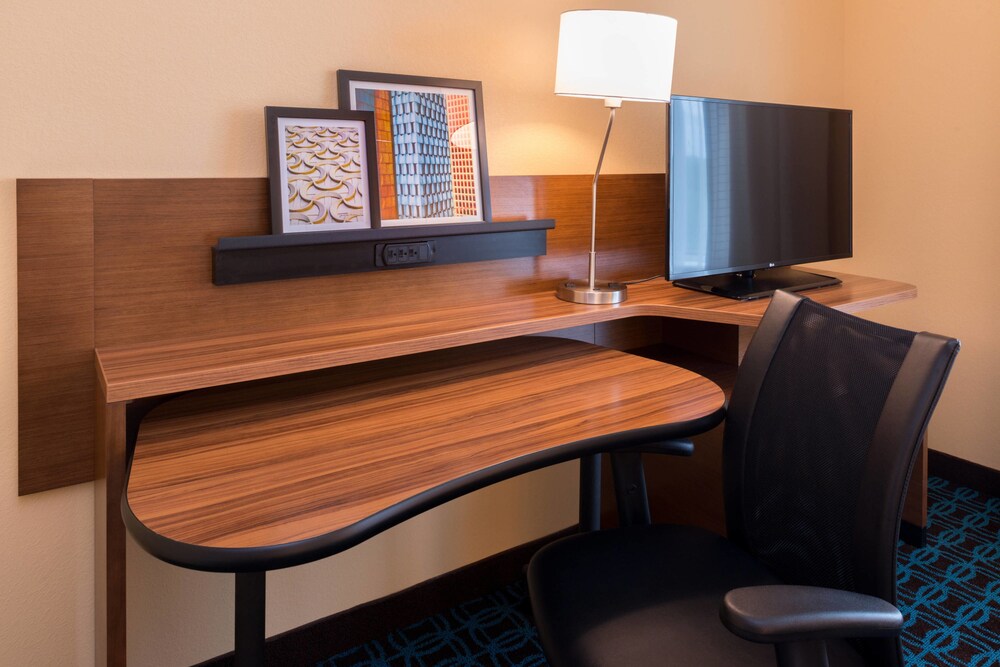 Fairfield Inn & Suites by Marriott Huntington - photo 11