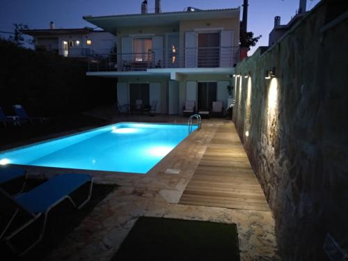 Apartment with Private Pool — Kiato — photo 4