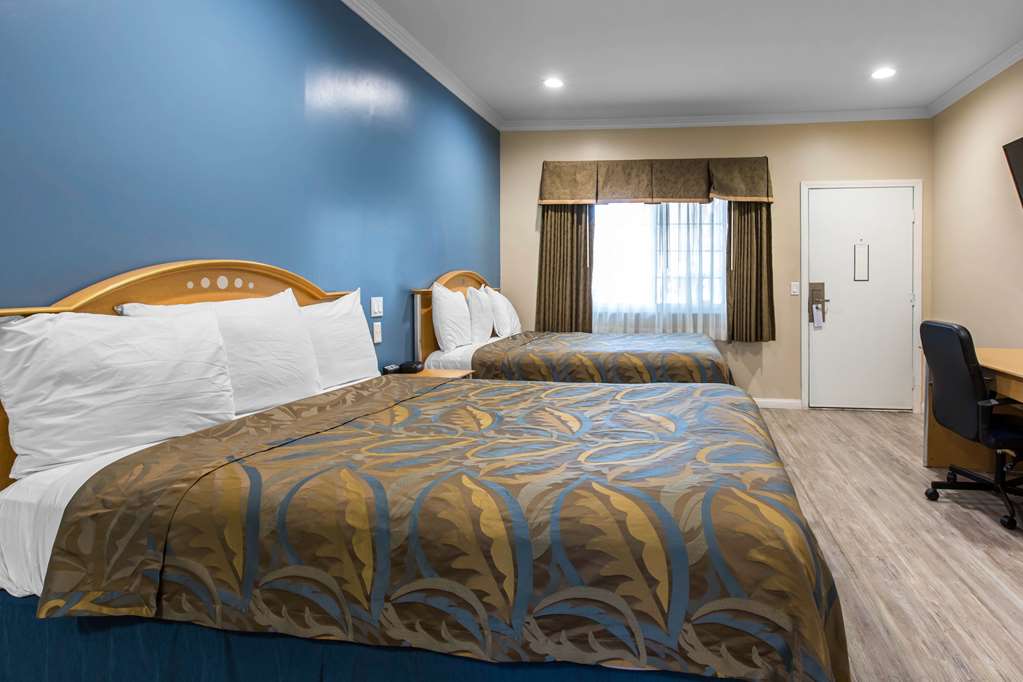 Rodeway Inn Escondido Downtown - photo 19