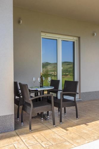 Apartman Nature — 4-Star Luxury Hotel in Dugopolje, Croatia