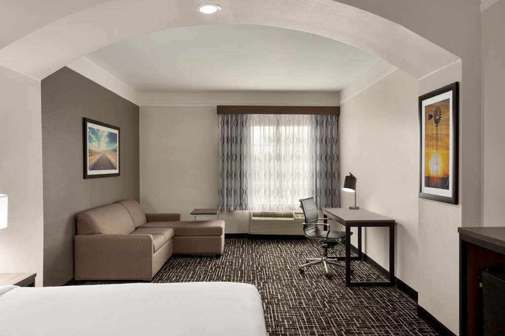 La Quinta Inn & Suites by Wyndham I 20 Longview South - photo 24
