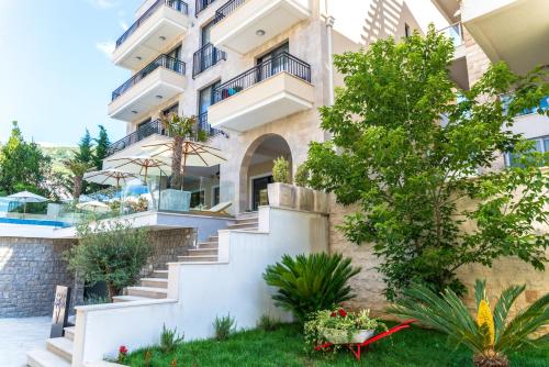 Hotel Amfora — Petrovac Na Moru — photo 2