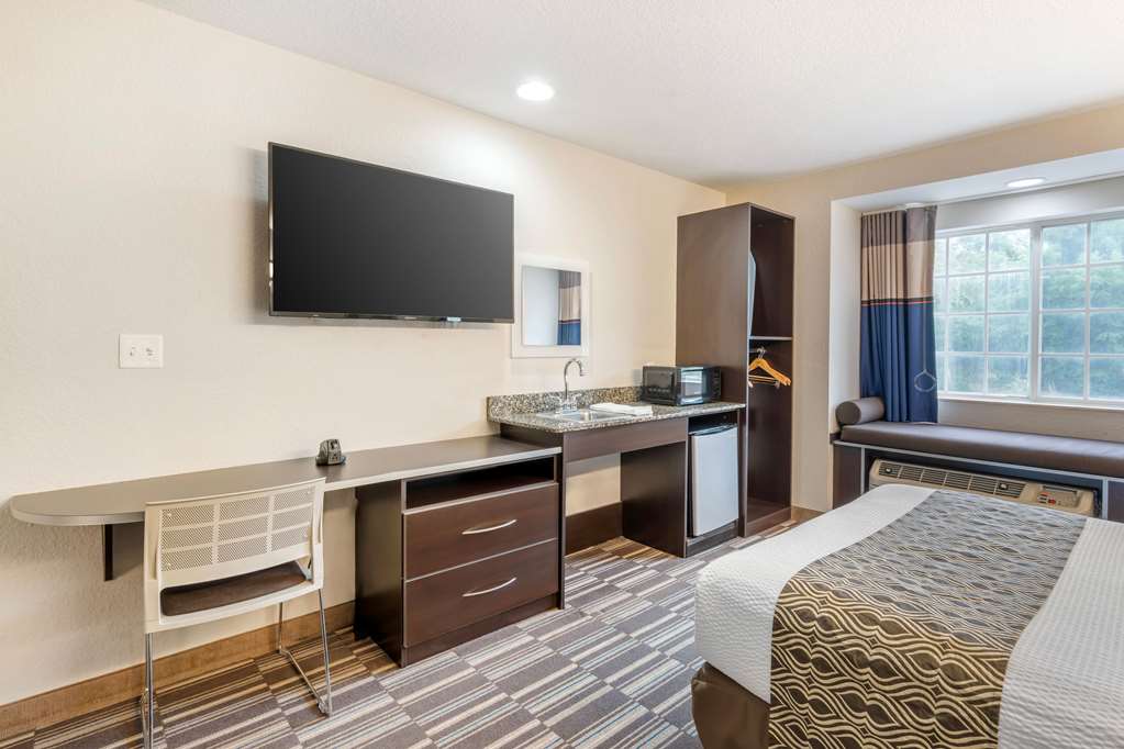 Microtel Inn & Suites by Wyndham Brooksville - photo 33
