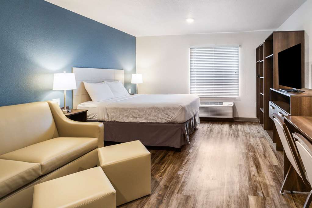 WoodSpring Suites Davenport Quad Cities - photo 9