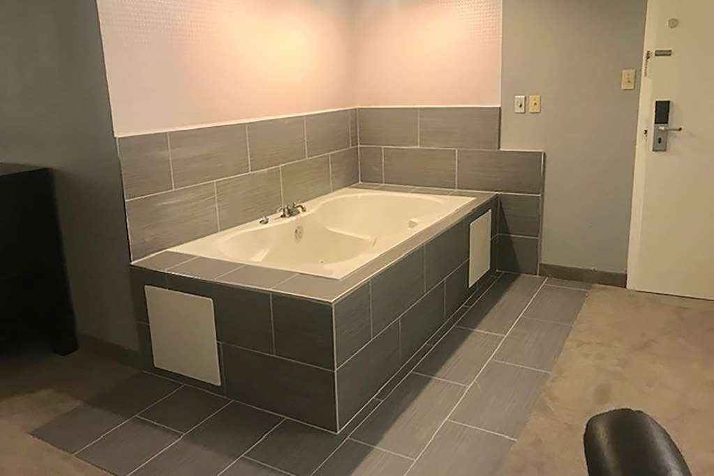 Days Inn by Wyndham Conneaut - photo 12