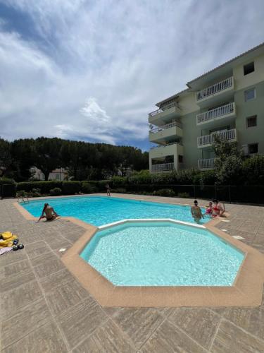 2Pièces Piscine Garage Terrasse