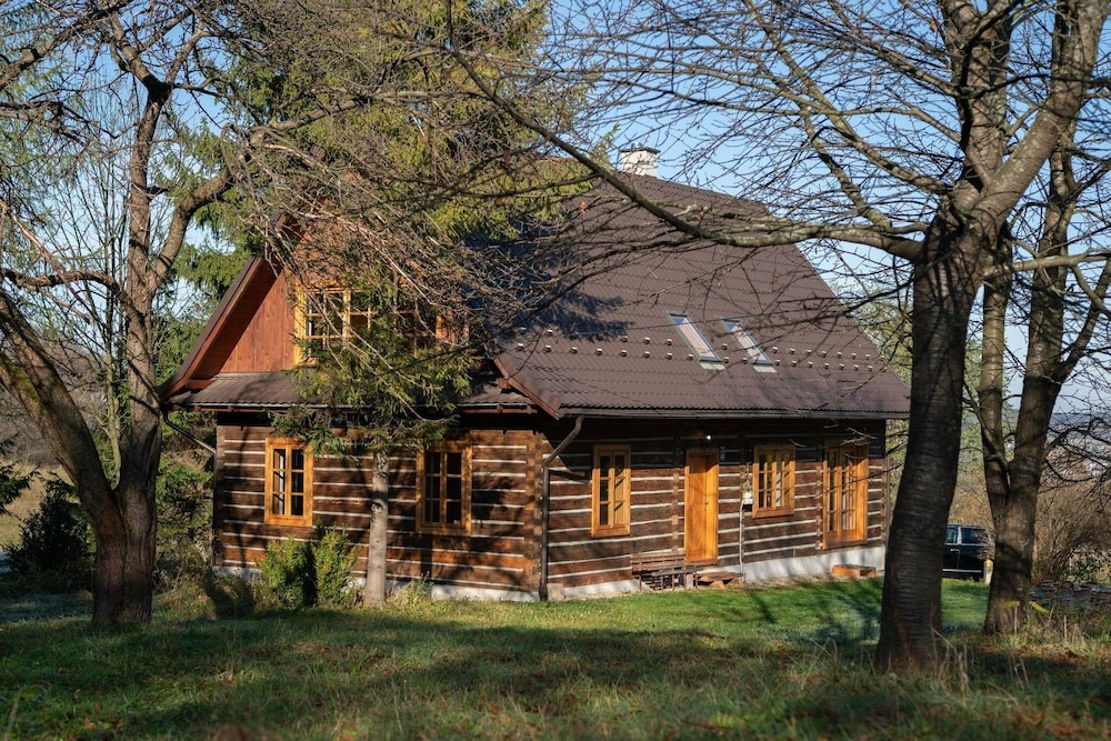 Pałacówka — 4-Star Luxury Hotel in Dukla, Poland