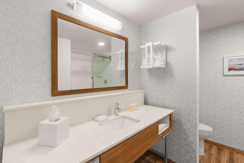 Hampton Inn Bellingham Airport - photo 57