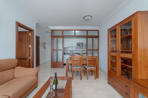 Mireya Apartment — 4-Star Luxury Hotel in Playa Blanca, Spain