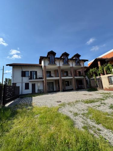 GC Petit Palais — hotel in Gallarate