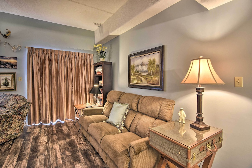 4 Mi to Sugar Mtn Resort: Condo w Indoor Pool - photo 3