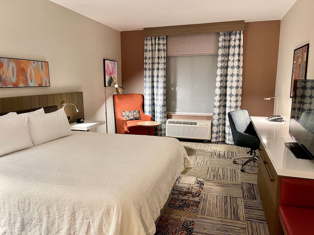 Hilton Garden Inn Oconomowoc - photo 22