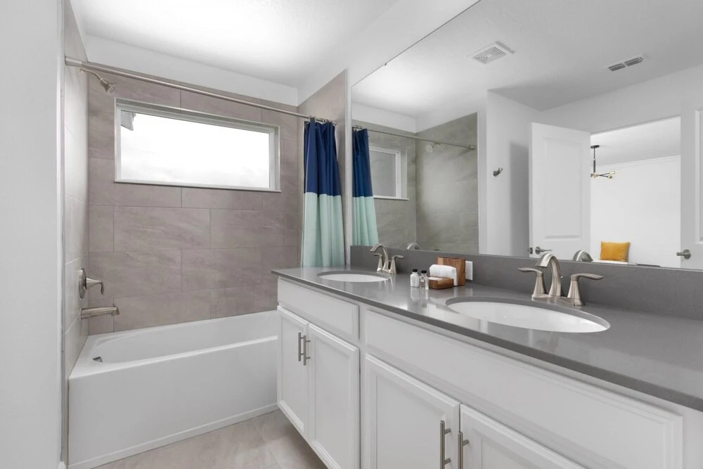 Modern Chic Spacious Private Pool Prime Location - photo 10