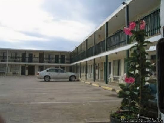Caprice Motor Inn - photo 2