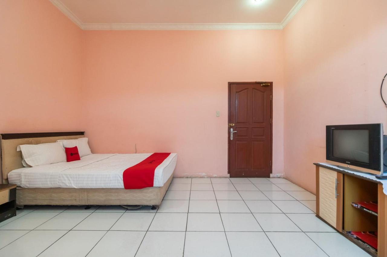 RedDoorz near Silangit International Airport — Tarutung — photo 5
