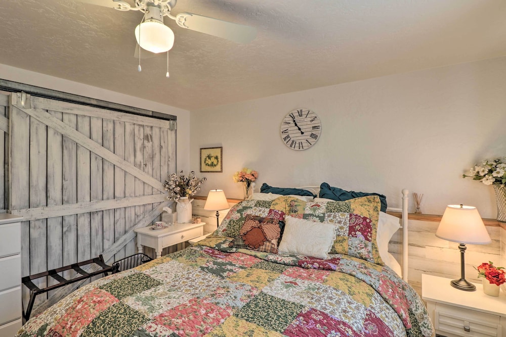 Flathead Lake View Studio 38 Mi to Blacktail — 4-Star Luxury Hotel in Polson, United States