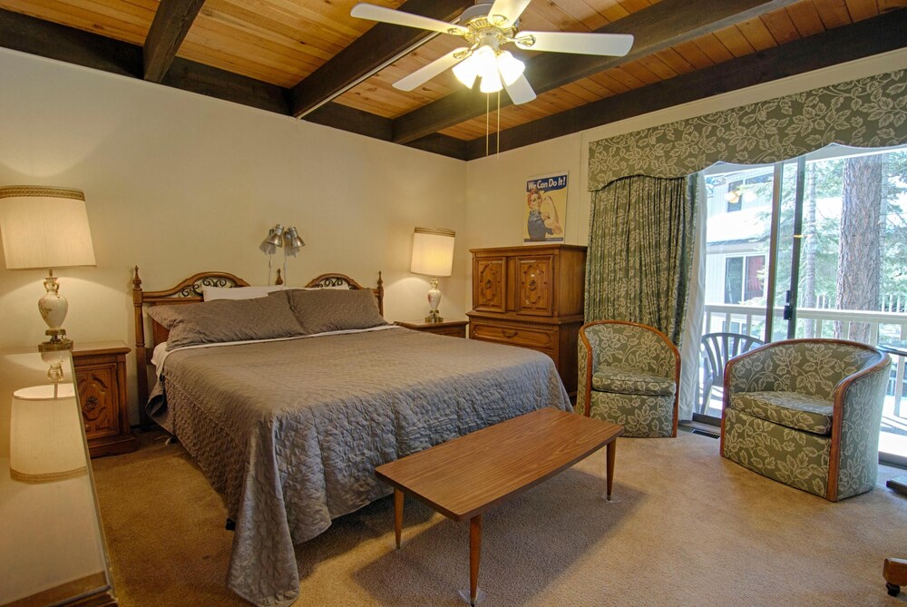Vidor Village - photo 4