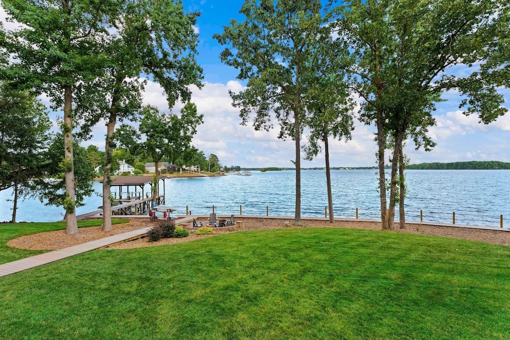 Lake Norman Getaway - photo 78