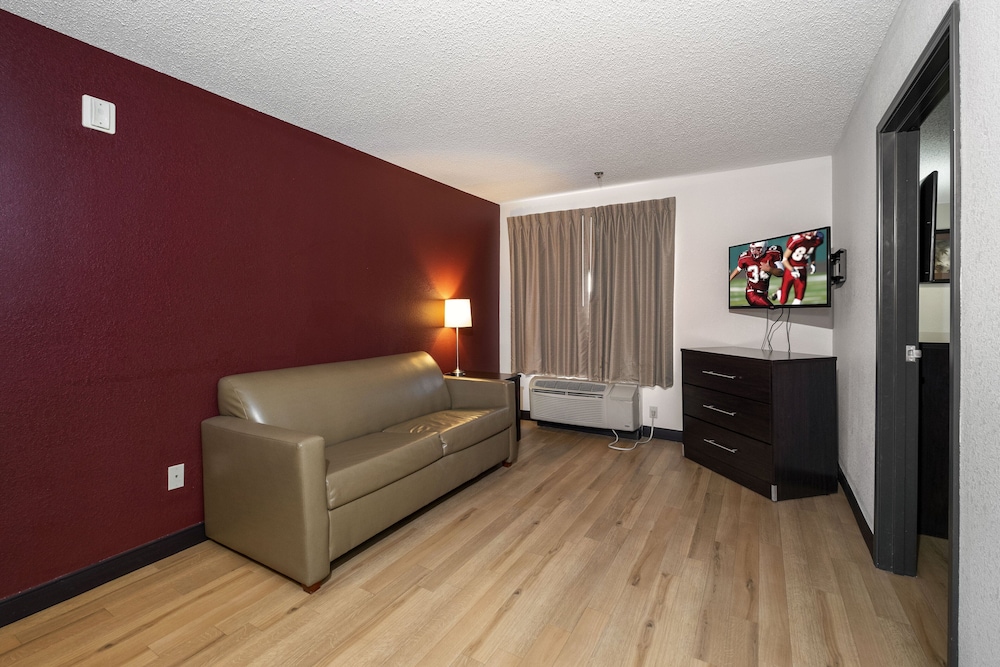 Red Roof Inn & Suites Dover Downtown - photo 16