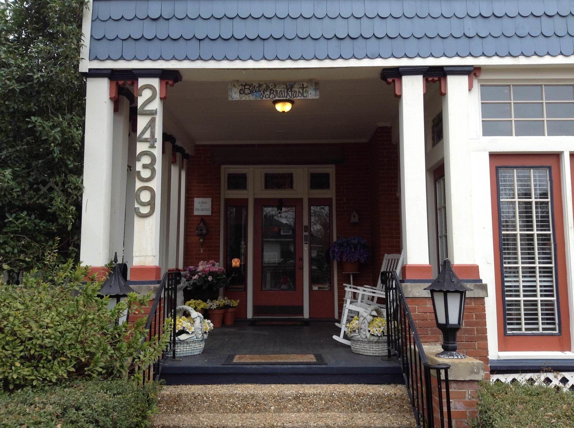 2439 Fairfield