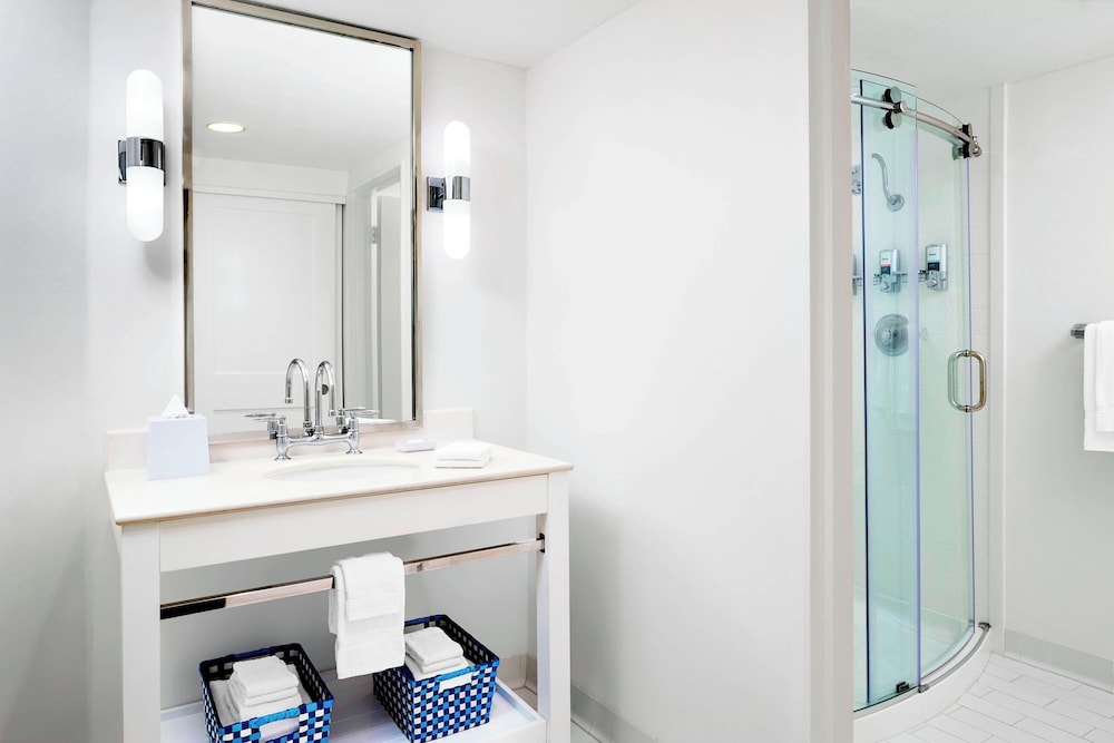 Four Points by Sheraton Ventura Harbor Resort - photo 13