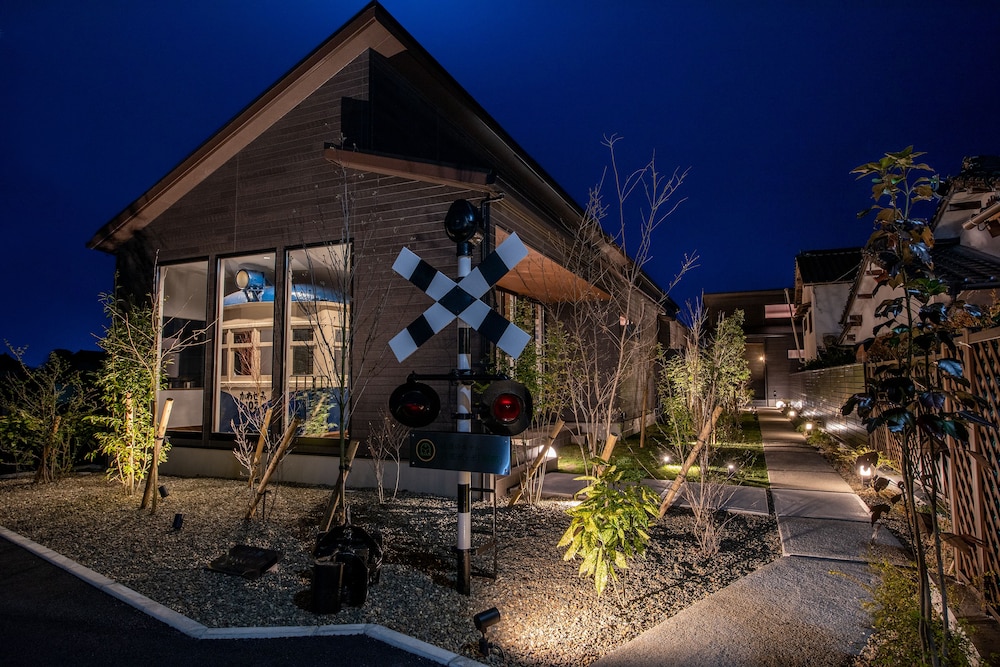 Shokudo and Hotel Kisyapoppo in Nakatsu, Japan