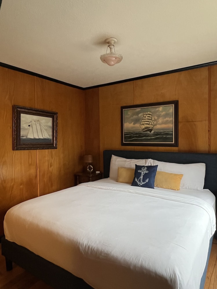 Anchor Inn Resort - photo 24
