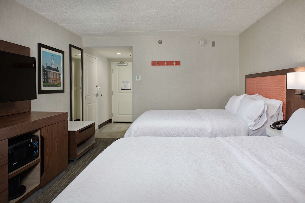Hampton Inn Fairfax City - photo 9