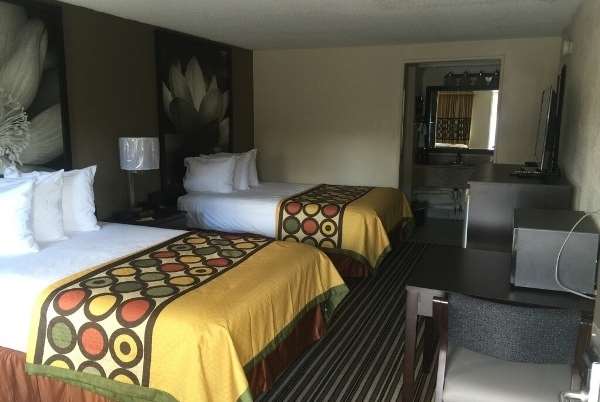 Super 8 by Wyndham Monroe - photo 7