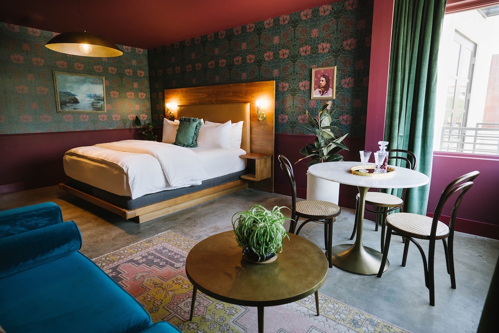 The Frances Modern Inn - photo 42