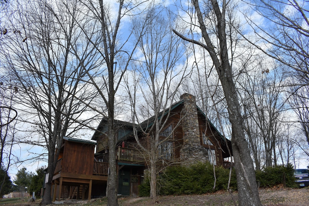 Bear Creek Lodge Cabin Resort - photo 121