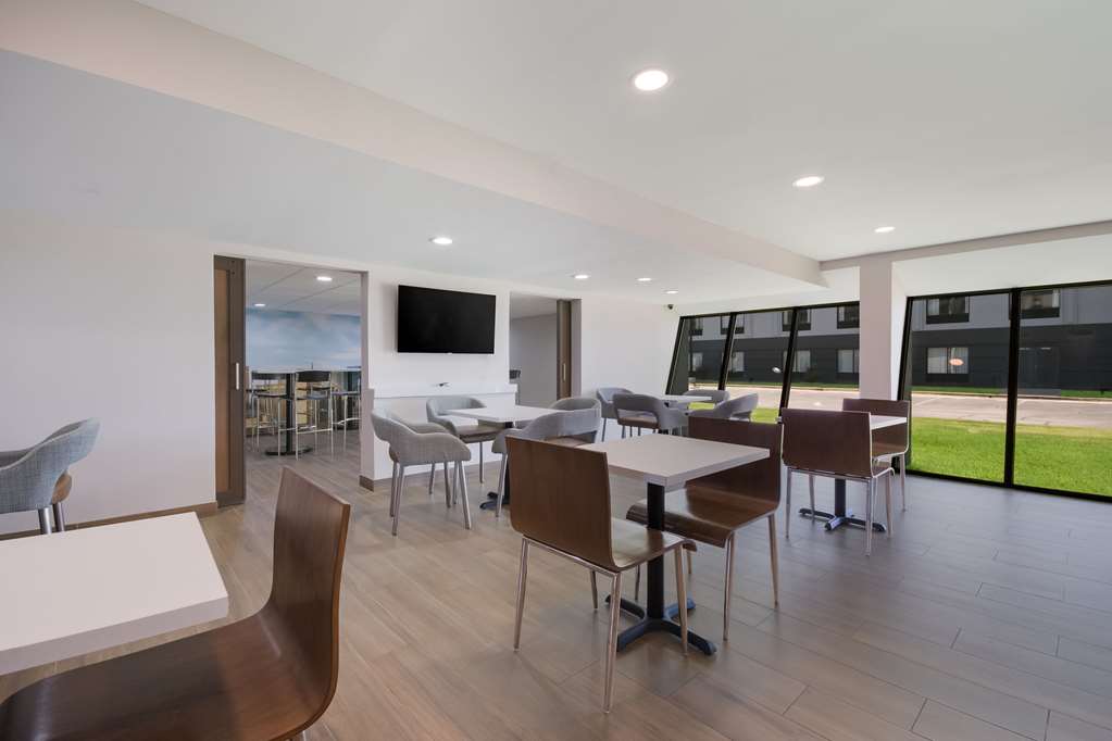 Clarion Pointe OKC Airport - photo 41