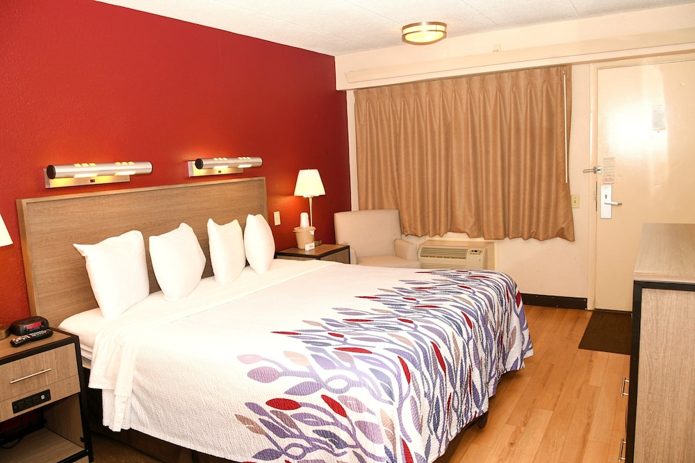 Red Roof Inn Richmond South - photo 14