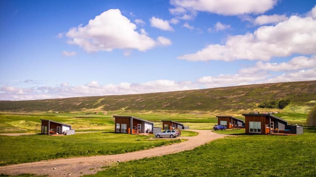 Einishus Cottages