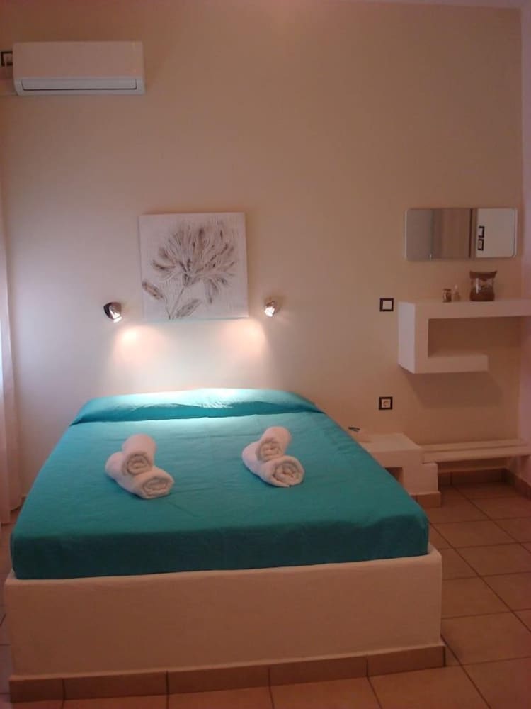Smaragdi Studios and Rooms — Agios Kirykos — photo 3