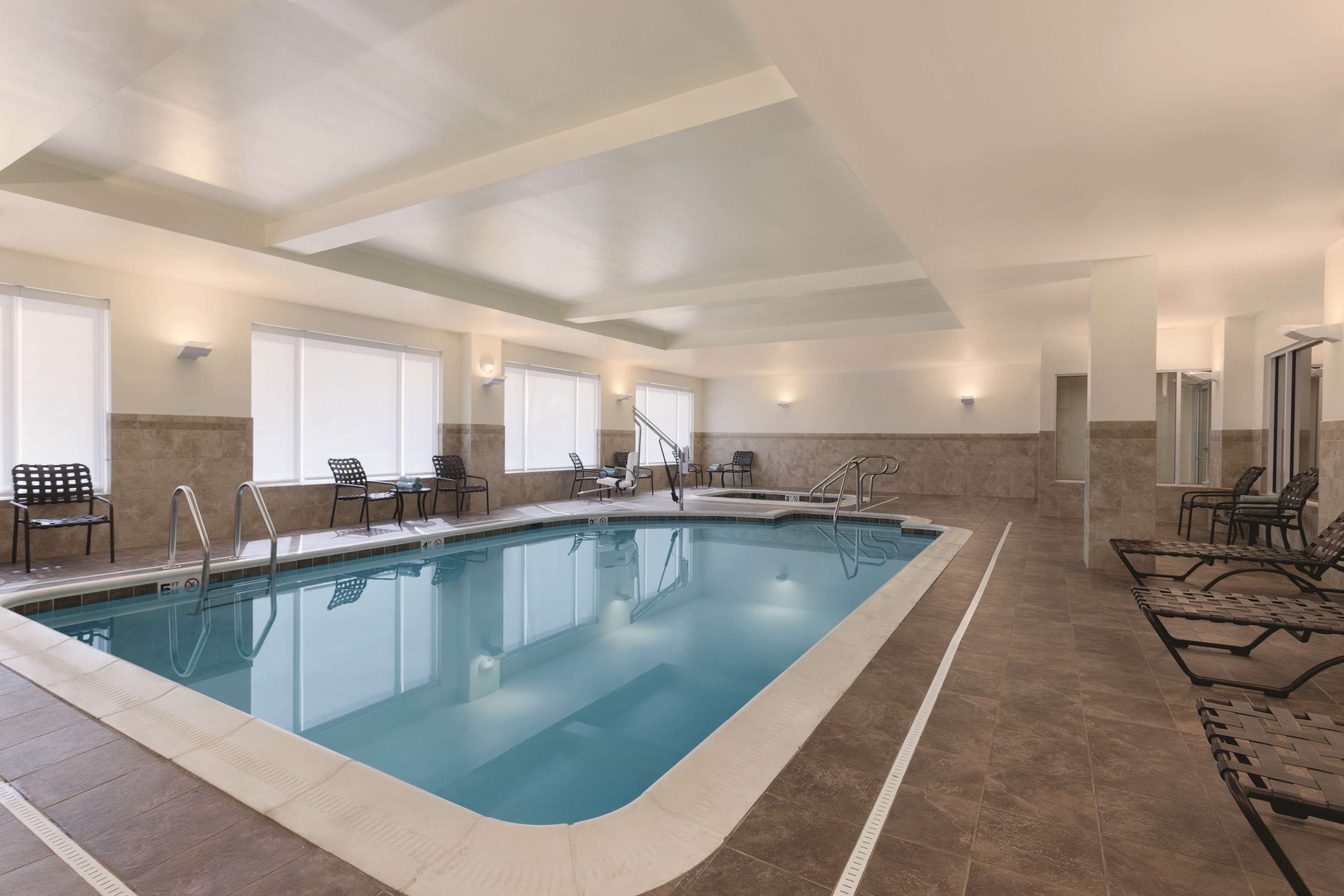 Hilton Garden Inn Falls Church - photo 10