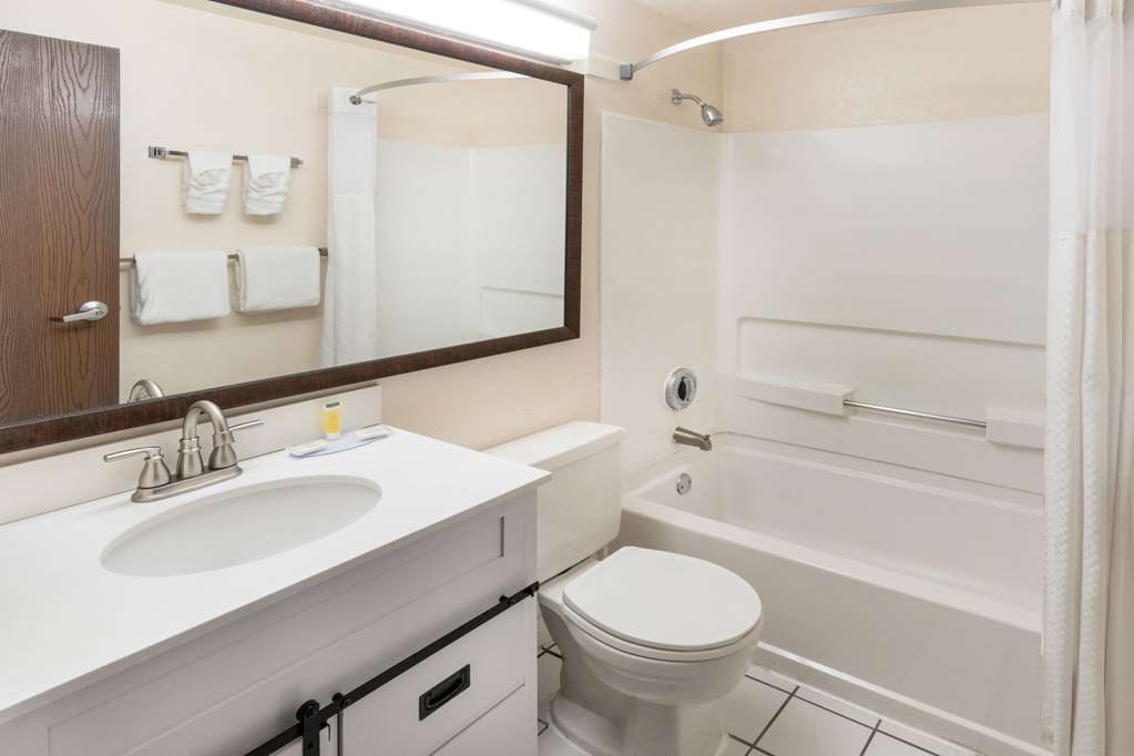 Super 8 by Wyndham Cheyenne WY - photo 18