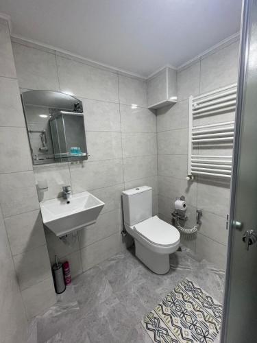 Twin's Twin Apartments