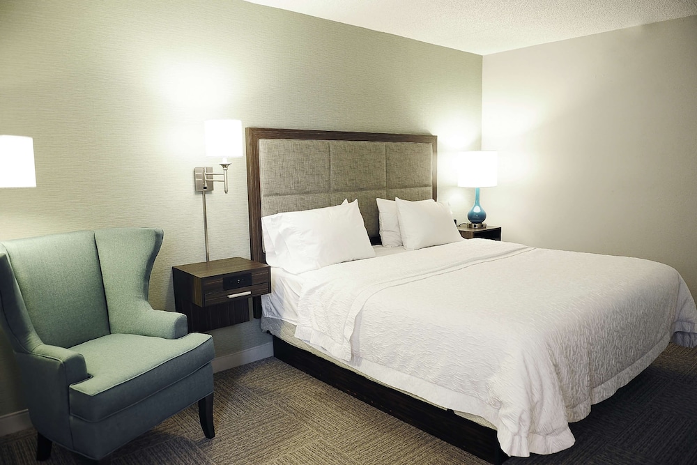 DoubleTree by Hilton Sterling Dulles Airport - photo 7