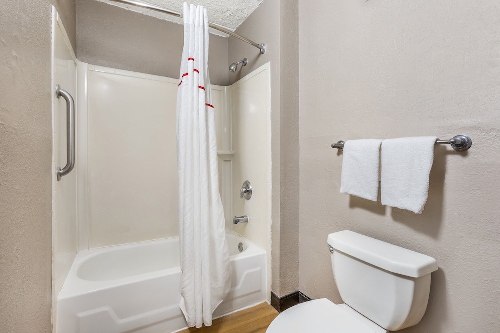 Red Roof Inn Tinton Falls Jersey Shore - photo 26