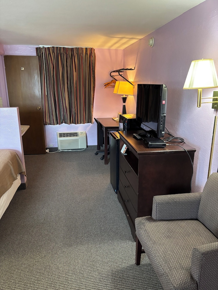 Budget Host Inn Somerset - photo 17