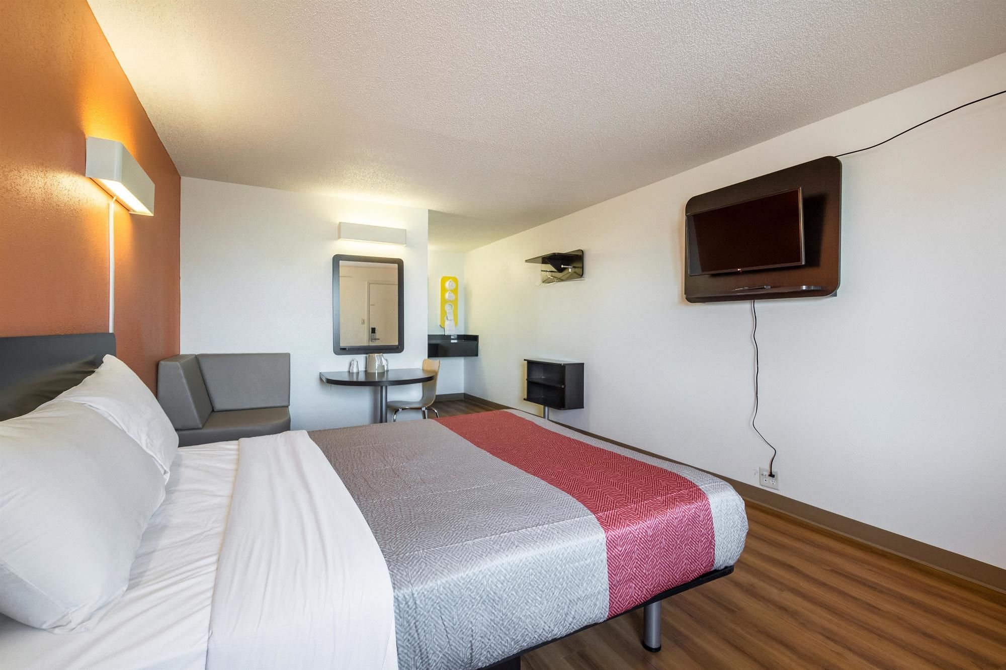 Motel 6 Indianapolis IN South - photo 34