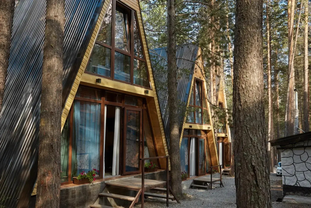 Domino - carbon neutral hotel in Terskol