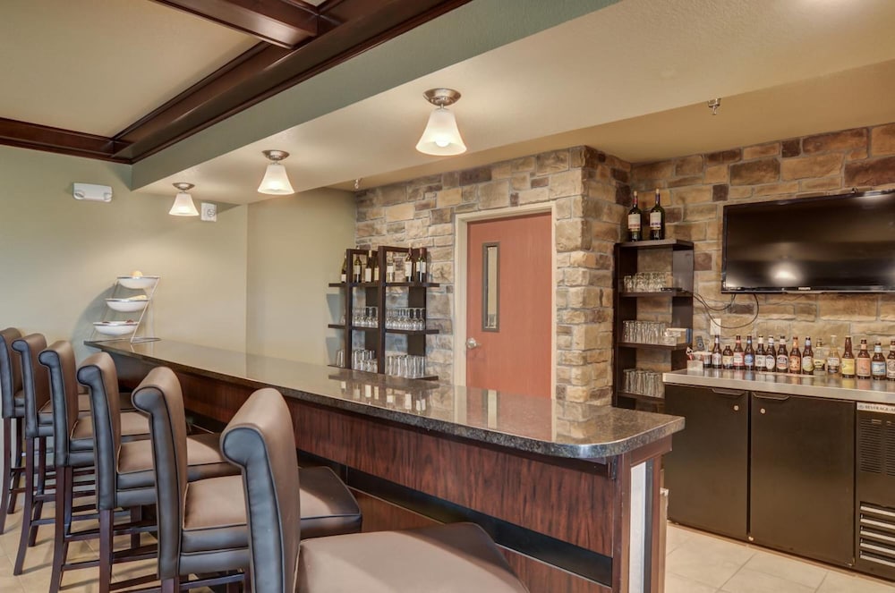 Cobblestone Inn & Suites Altamont - photo 58