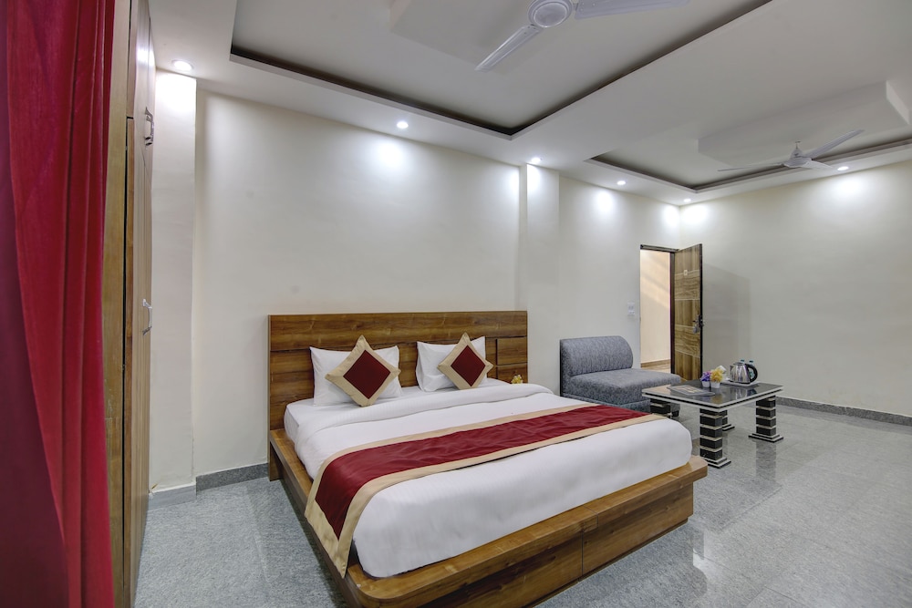 Hotel Premier Noida 135 — Noida — photo 4