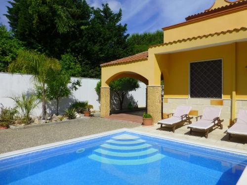 Villa Suzannah — 4-Star Luxury Hotel in Torchiarolo, Italy