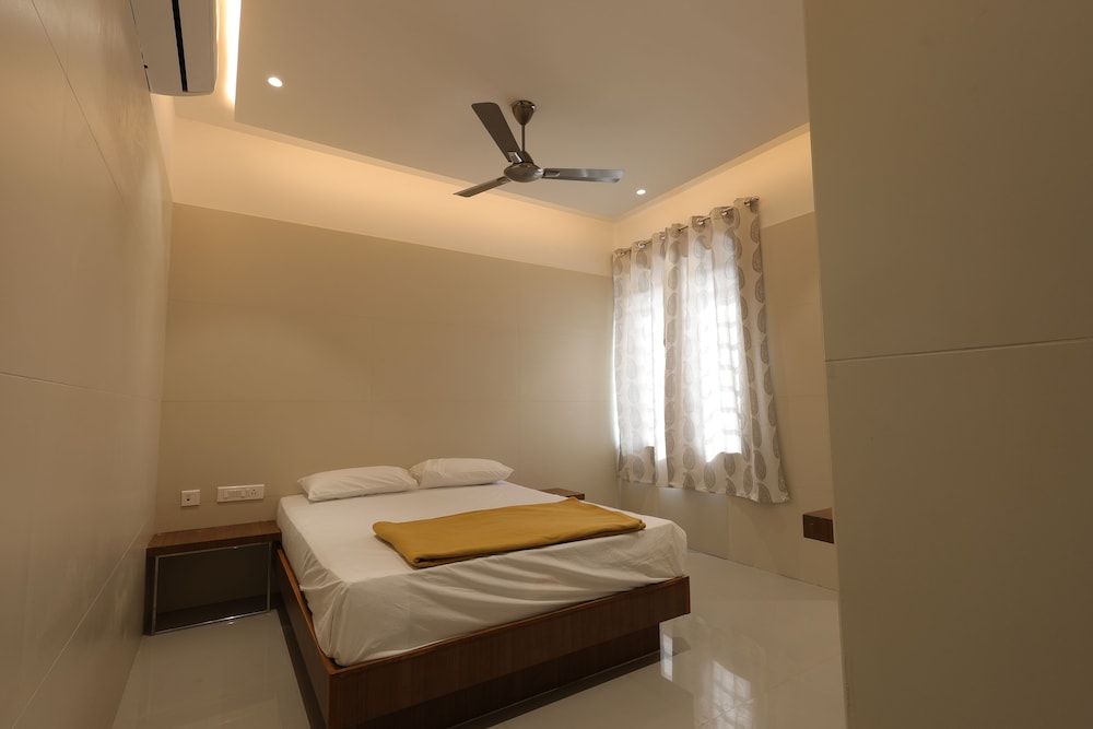 Vivaaha Mahal in Palani, India