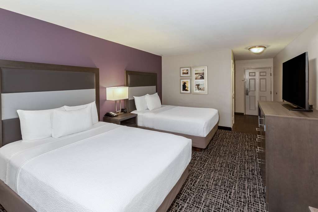 La Quinta Inn & Suites by Wyndham Rockwall - photo 17